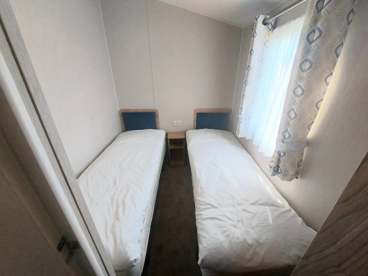 Sophie'S Caravan Camber Exterior photo